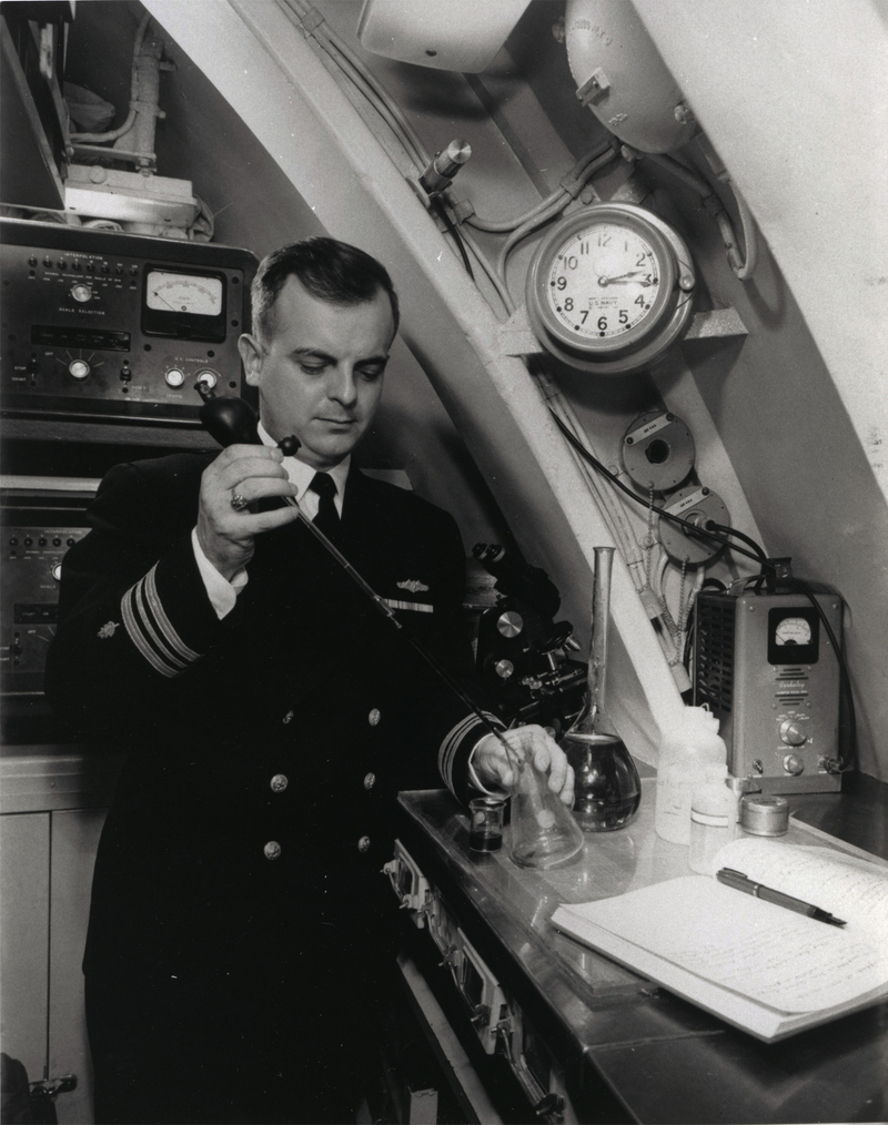 Illustration for article titled The World's First Nuclear Submarine Was Launched 60 Years Ago
